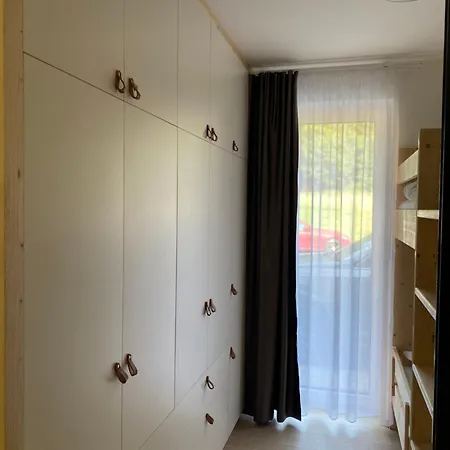 Ap19 Pstruzi (Karlovy Vary)