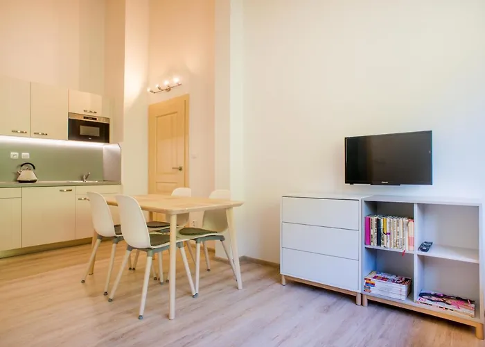 Ap19 * Pstruzi (Karlovy Vary)