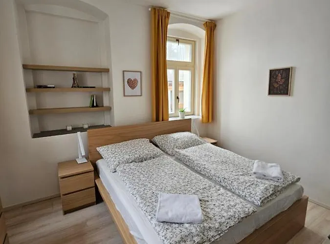 Ap19 * Pstruzi (Karlovy Vary)